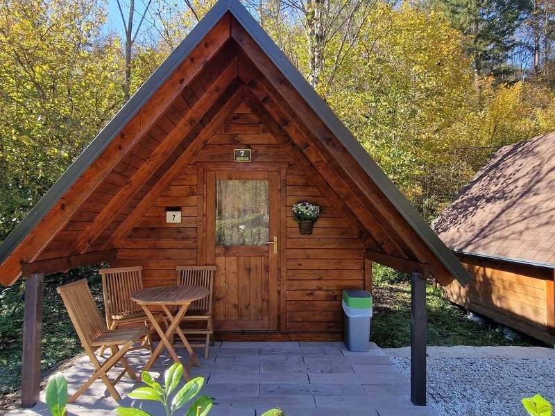 Glamping Bovec – Luxe glamping aan de Soča in Slovenië | Kamp Liza