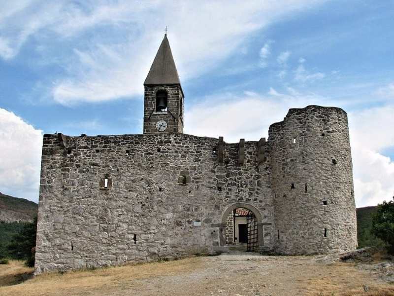Danza Macabra di Hrastovlje: il Tesoro Medievale della Slovenia